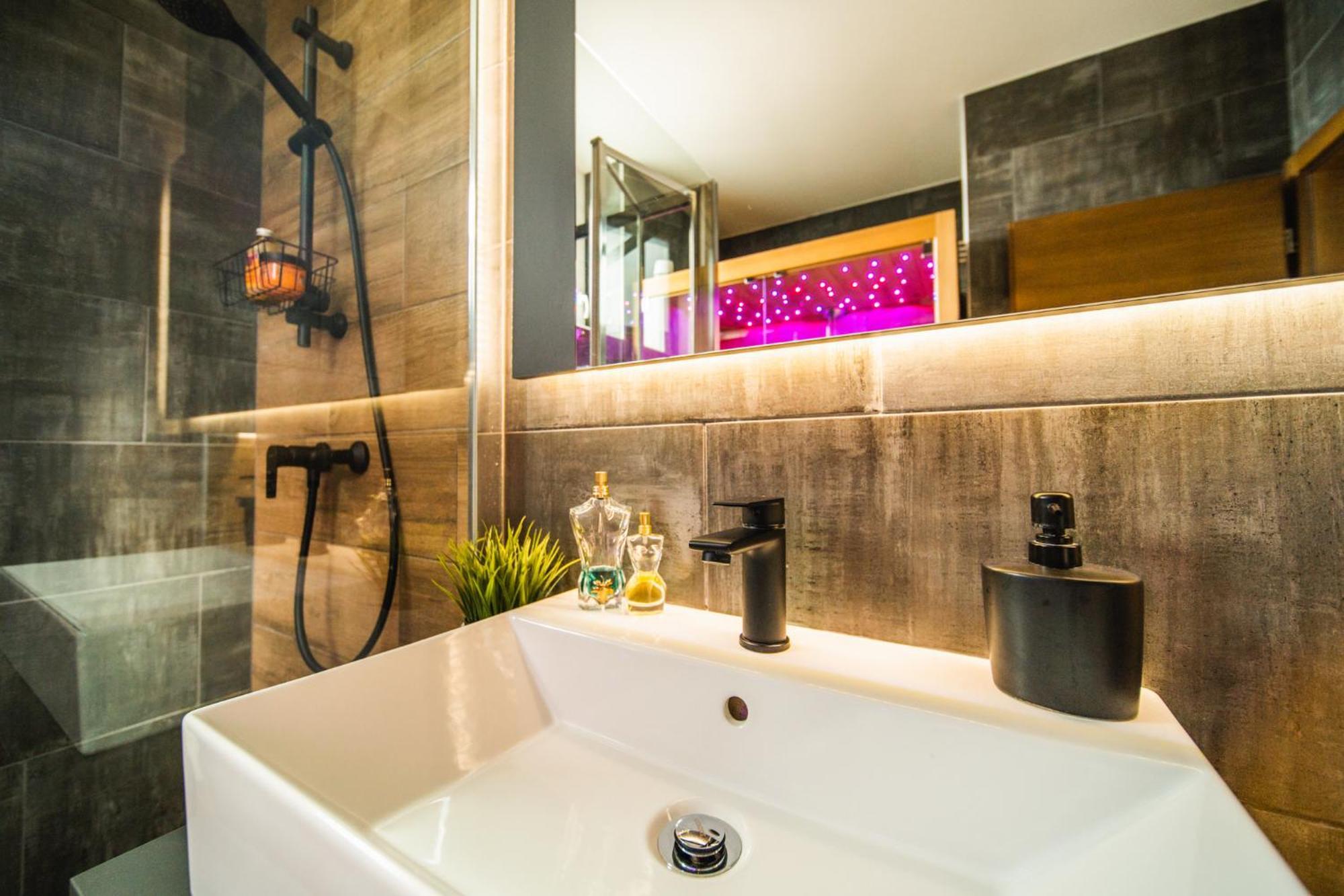 K Relax Place, Varazdinske Toplice, Modern Home With Sauna, Jacuzzi, Wifi Екстер'єр фото